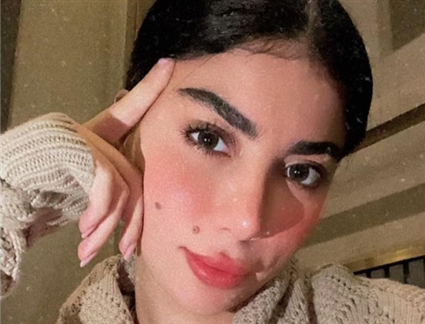 كارولين عزمي