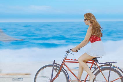 هنا شيحة في ملصق فيلم &quot;قبل زحمة الصيف&quot;