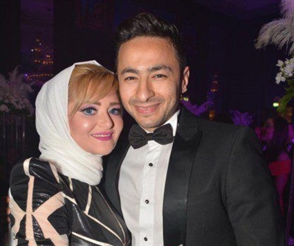 حمادة هلال وزوجته