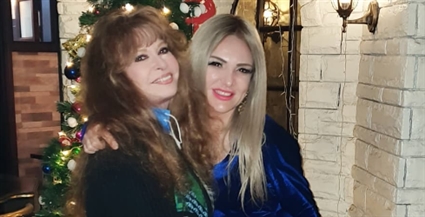 نيللي وابنة فيروز