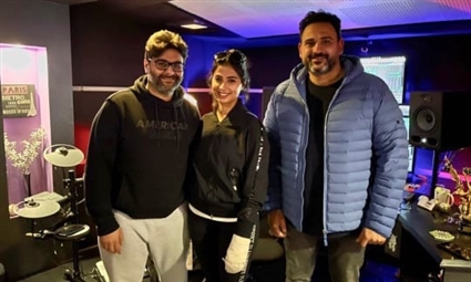 أكرم حسني وروبي ووليد منصور