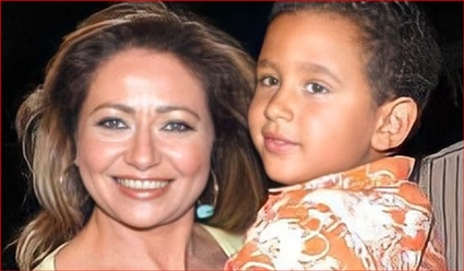 ليلى علوي وابنها خالد