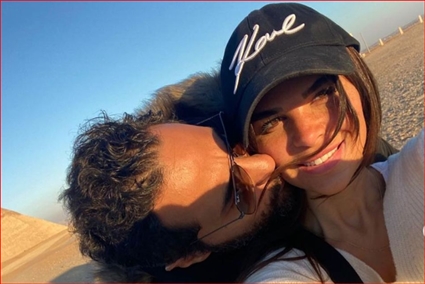 كريم فهمي وزوجته