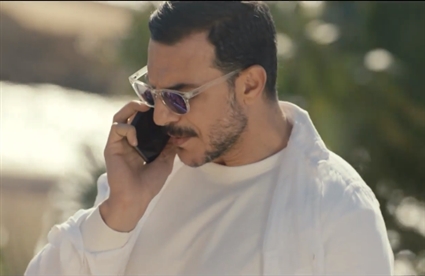 اتصل "يوسف" بـ"مريم" وأخبرها أنه عرف من الطبيب أنها لا تريد العلاج وهددها بأخبار "نور" بمرضها
