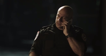 تلقى "يوسف الرفاعي" مكالمة هاتفية عرف من خلالها أن والده في المستشفى فذهب له سريعا وظل منتظرا حتى رأه
