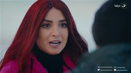 روجينا بباروكة حمراء في "بنت السلطان"