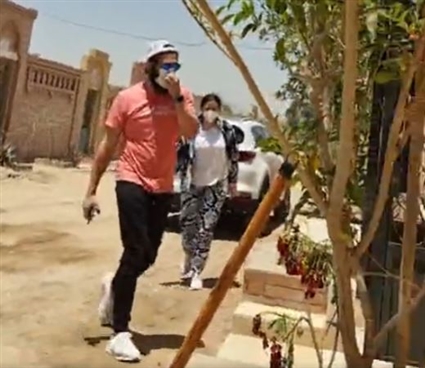 حسن الرداد وإيمي يزوران قبر سمير غانم