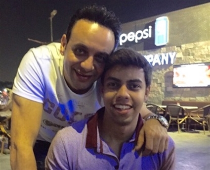 مصطفى قمر وابنه إياد