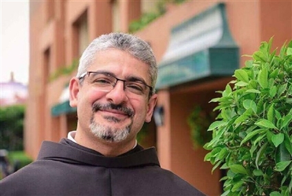 الاب بطرس دانيال