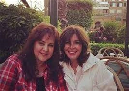 ميرفت أمين ودلال عبد العزيز