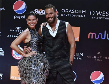 نيكولا معوض وزوجته