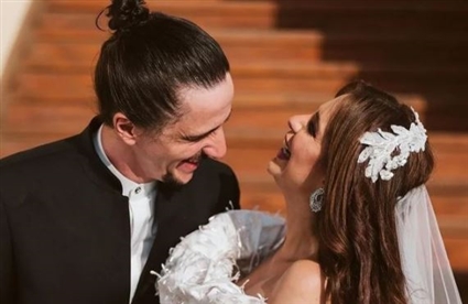 دنيا عبد العزيز وزوجها