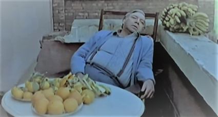 فريد شوقي في مشهد من فيلم خرج ولم يعد