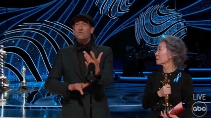 تروي كوتسور يفوز بأوسكار أفضل ممثل مساعد