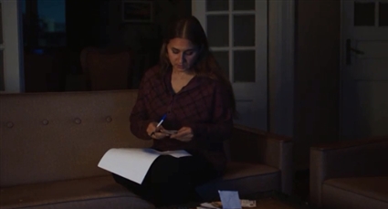 نيللي كريم في مشهد من فاتن أمل حربي