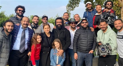 ماندو العدل ونيللي كريم ومحمد ثروت وفريق عمل فاتن أمل حربي