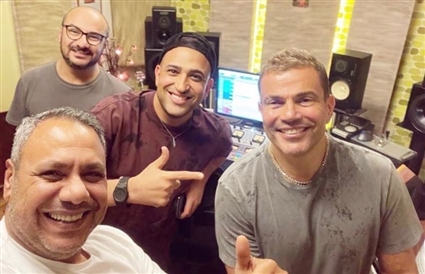 فريق عمل أغنية اللي يمشي يمشي داخل الأستوديو