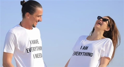 دنيا عبد العزيز وزوجها