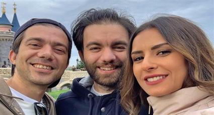 صلاح رمزي مع شريف رمزي وزوجته ريهام إيمن