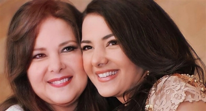 دنيا سمير غانم ودلال عبد العزيز