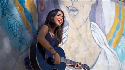 عفاف راضي وابنتها مي كمال