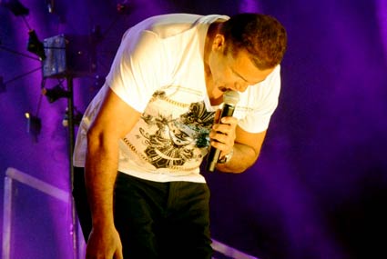 عمرو دياب يحيي جماهيره