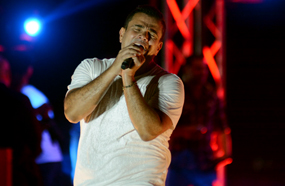 عمرو دياب في حفله بعيون موسى