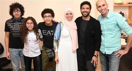 حسن الرداد وشقيقته وأولادها