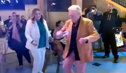 حسين فهمي ونهال عنبر في كواليس عودة البارون