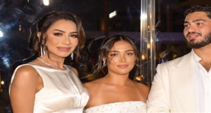 بسمة وهبة مع ابنها وخطيبته