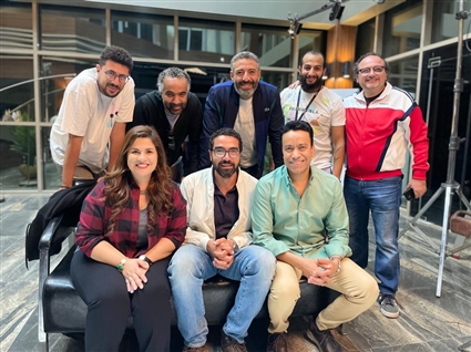 أسرة برنامج يلا نتكلم