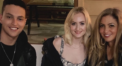 نهلة سلامة ونجلها وخطيبته