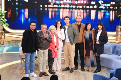 معكم منى الشاذلي مع أسرة بالطو