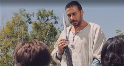 أحمد السعدني في مشهد من سره الباتع