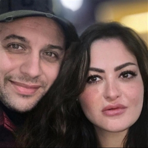 مصطفى قمر وزوجته