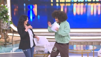 صورة من حلقة منى الشاذلي مع نويل روبرتسون