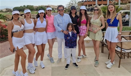 وليد توفيق في صورة من كواليس الأغنية