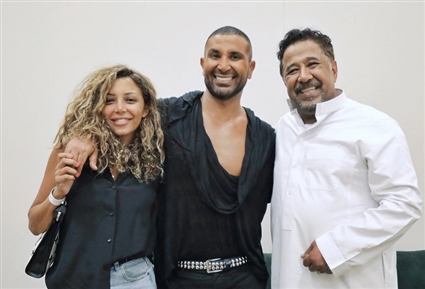 أحمد سعد وزوجته مع الشاب خالد