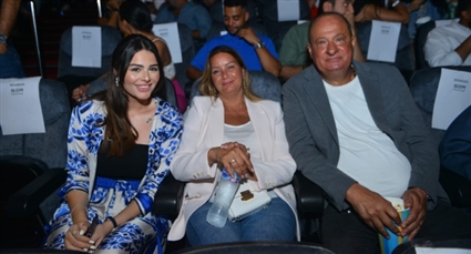 هنادي مهنا مع والدتها ووالدها