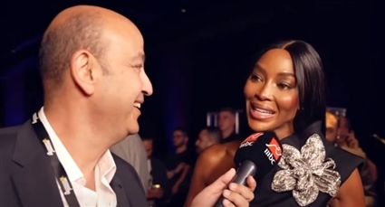 عمرو أديب وناعومي كامبل