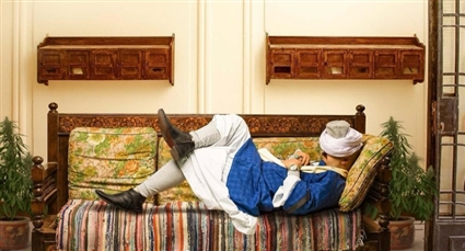 حاتم صلاح على الملصق الدعائي لمسلسل على باب العمارة