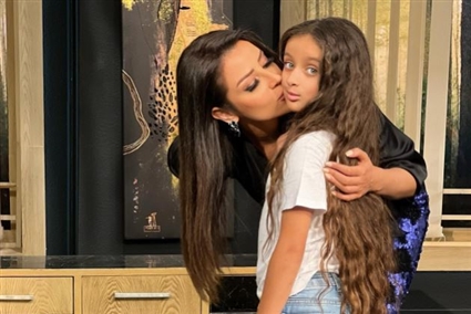 رضوى الشربيني وابنتها