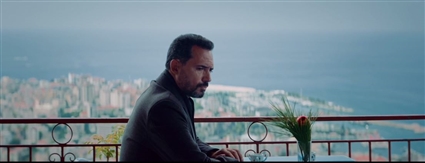 ظافر العابدين في أنف وثلاث عيون