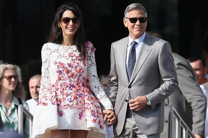 جورج كلوني مع أمل علم الدين في أول ظهور لهما بعد الزواج