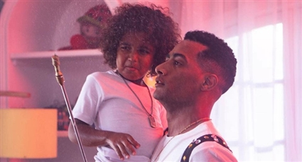 محمد رمضان وابنه علي