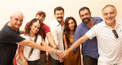 عمرو يوسف ودينا الشربيني في كواليس فيلم درويش