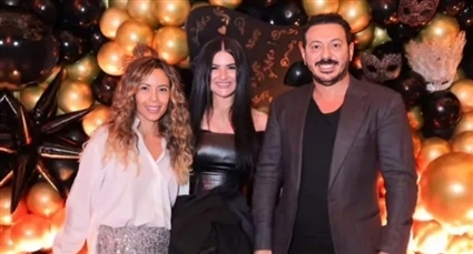 مصطفى شعبان وزوجته هدى الناظر في حفل عيد ميلاد نسرين إمام