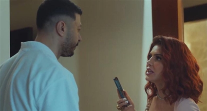 نجلاء بدر في مشهد من مسلسل في لحظة