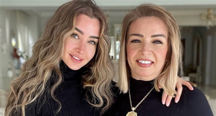 هنا الزاهد ووالدتها