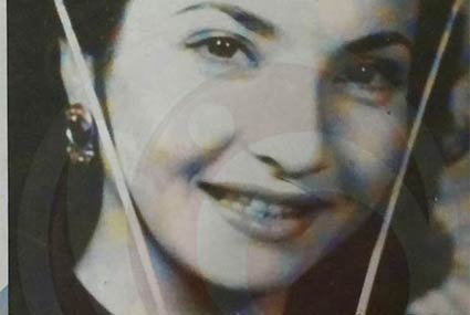 مصرية الأب وتركية الأم وقاهرية المولد، ولدت في الحلمية الجديدة عندما كانت تحتل مقام جاردن سيتي والزمالك.
